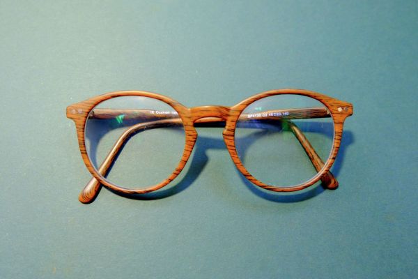 eyeglasses with a polycarbonate lens